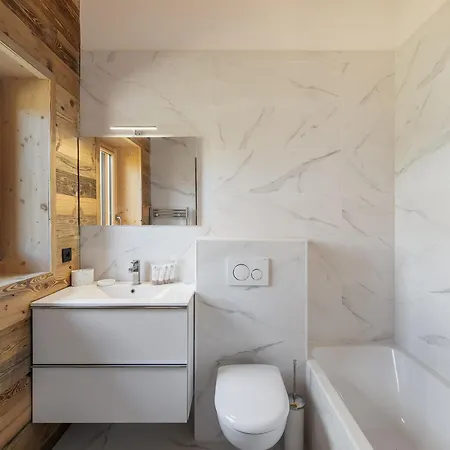 דירה Lumineux De 100 M² Avec Balcon, Proche Centre Megeve, 4 Adultes Et 2 Enfants - Fr-1-569-87 מגב